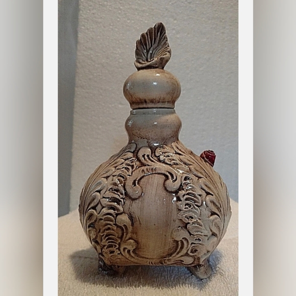 Footed URN Vintage Capodimonte Porcelain Covered Jar-with Flowers Italy/… - Picture 15 of 16